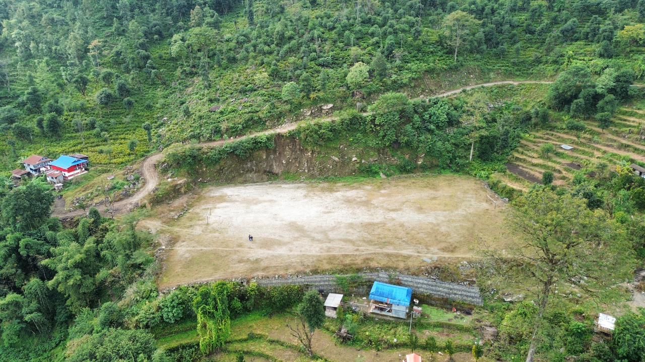 खेजेनिमस्थित आहालेटार खेल मैदान ।