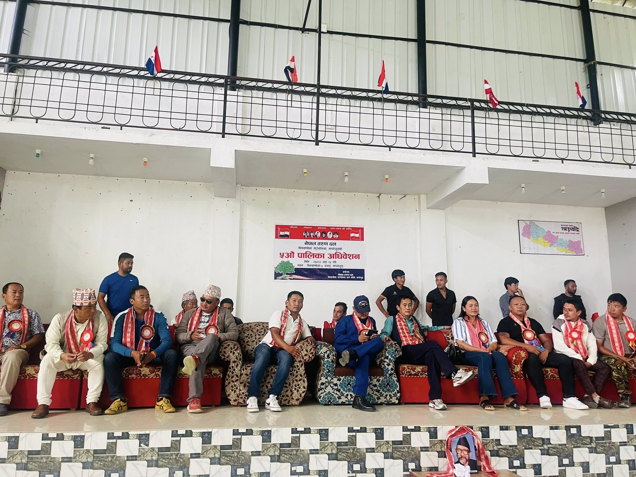 मिक्वाखोला गाउँपालिकामा आयोजित तरुण दलको अधिवेशनमा सहभागी काग्रेसका नेतृत्वहरु ।