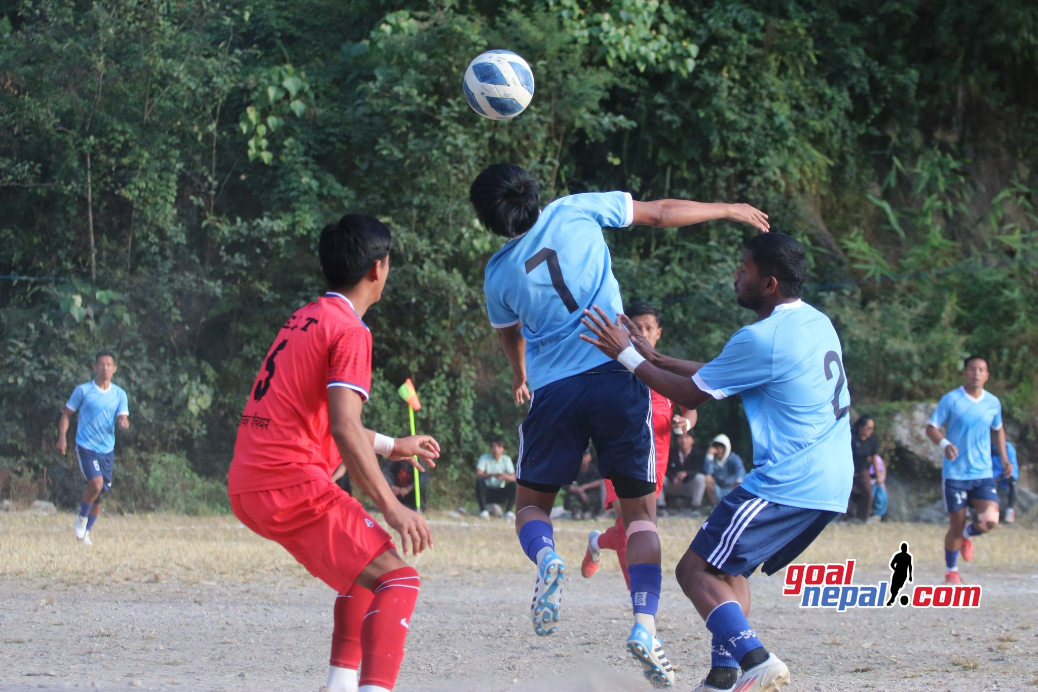 बलका लागि संघर्षगर्दै ।